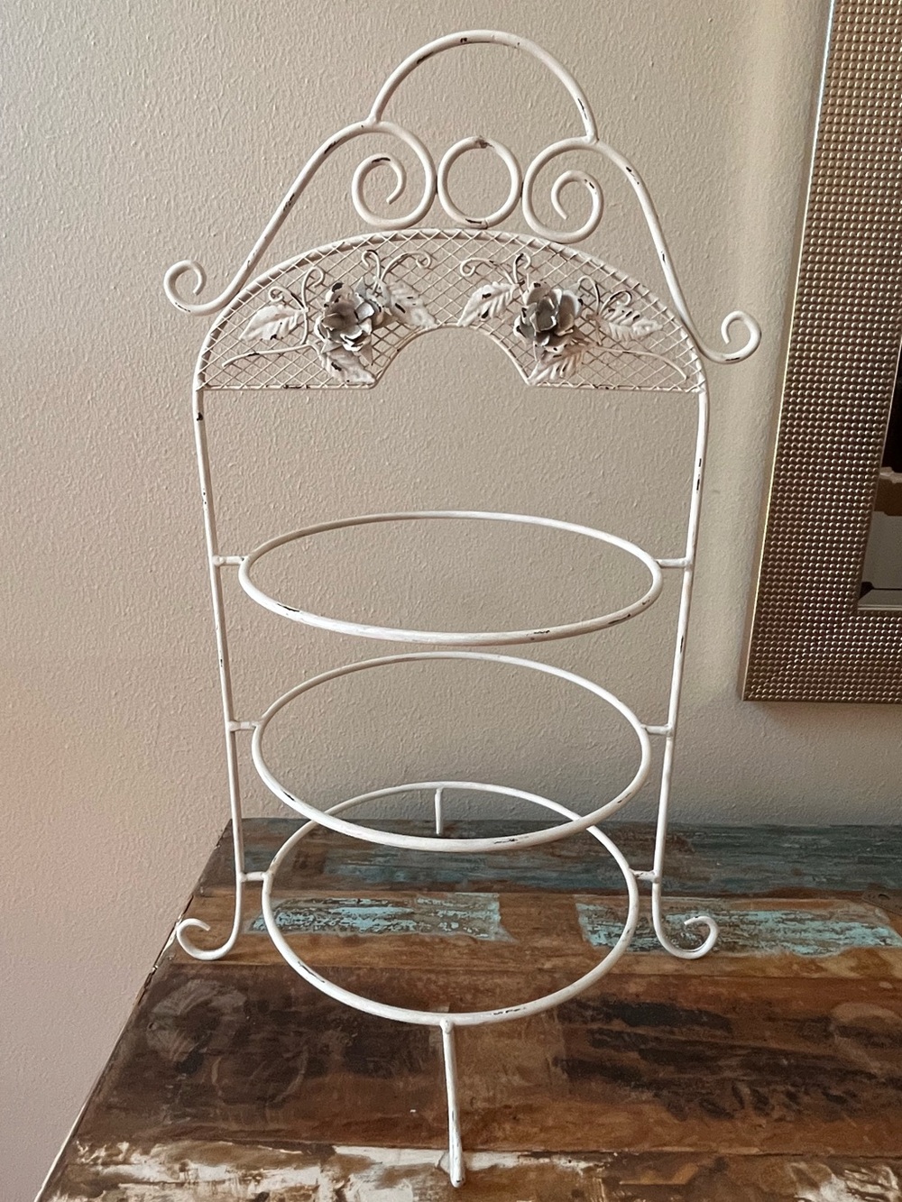 White Metal 3-Tier Decorative Serving Stand